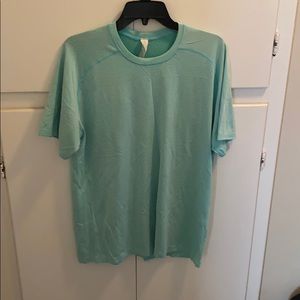 Lululemon Men’s workout shirt L